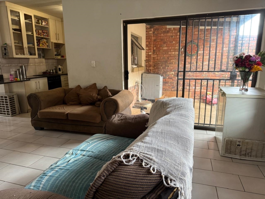 2 Bedroom Property for Sale in Waterval East North West
